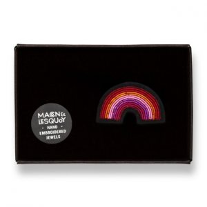 Broche brodée à la main - Arc en Rose