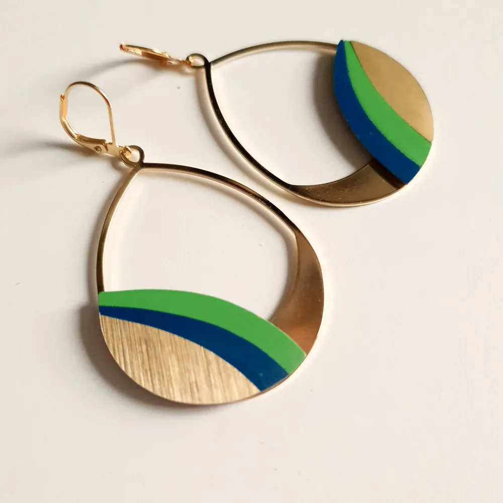 Boucles d'Oreilles "Fauve" - bleues et vert pomme en formica